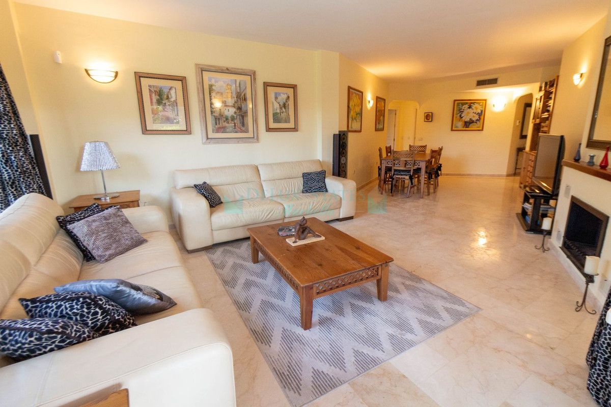 Ground Floor Apartment for sale in Elviria, Marbella East