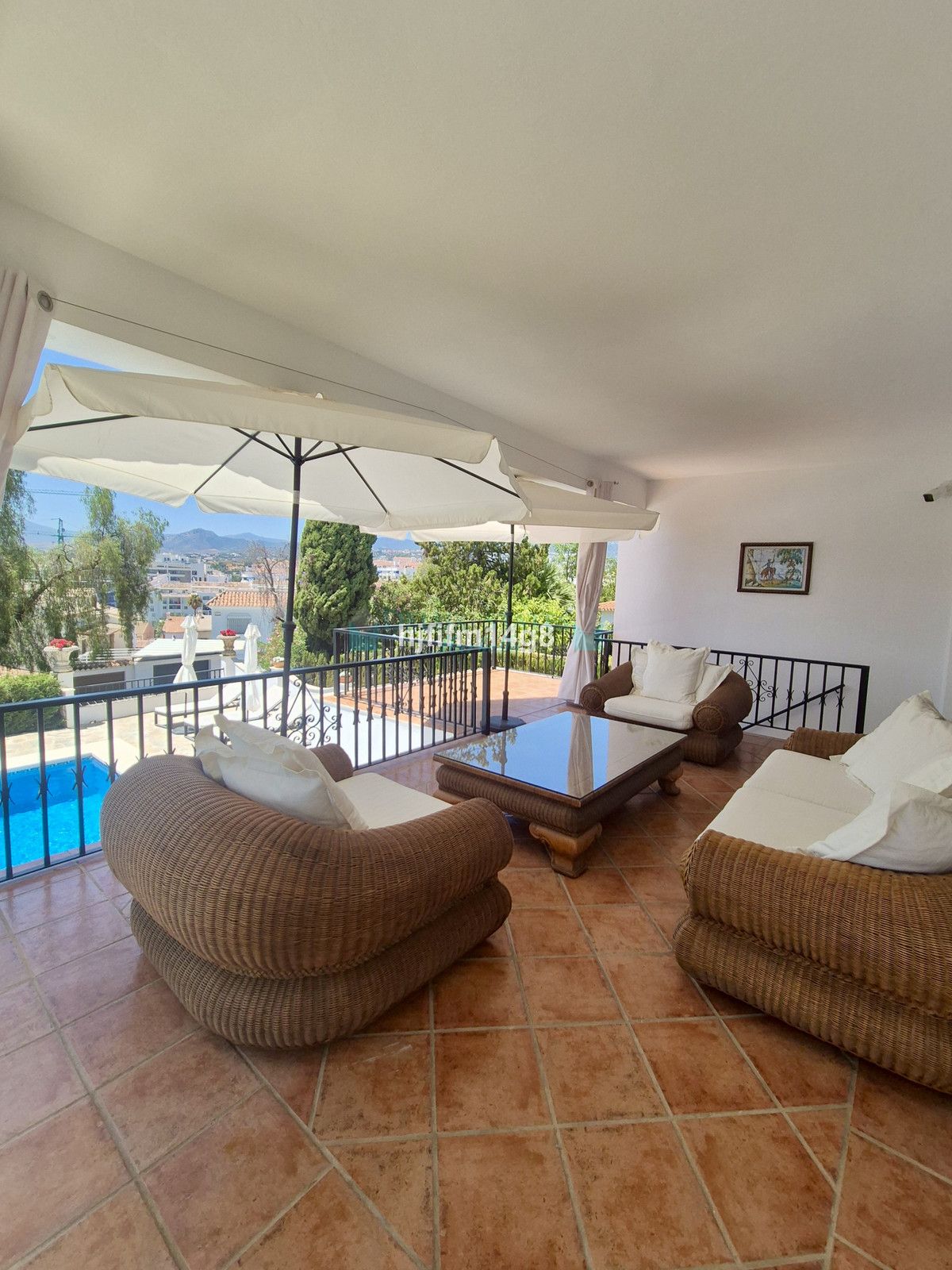 Villa for sale in La Campana, Nueva Andalucia