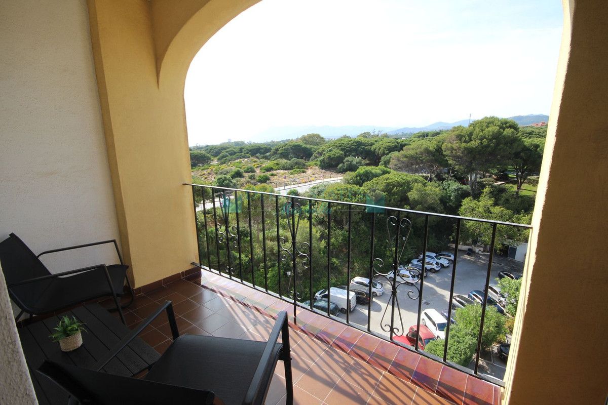 Apartment for sale in Cabopino, Marbella East
