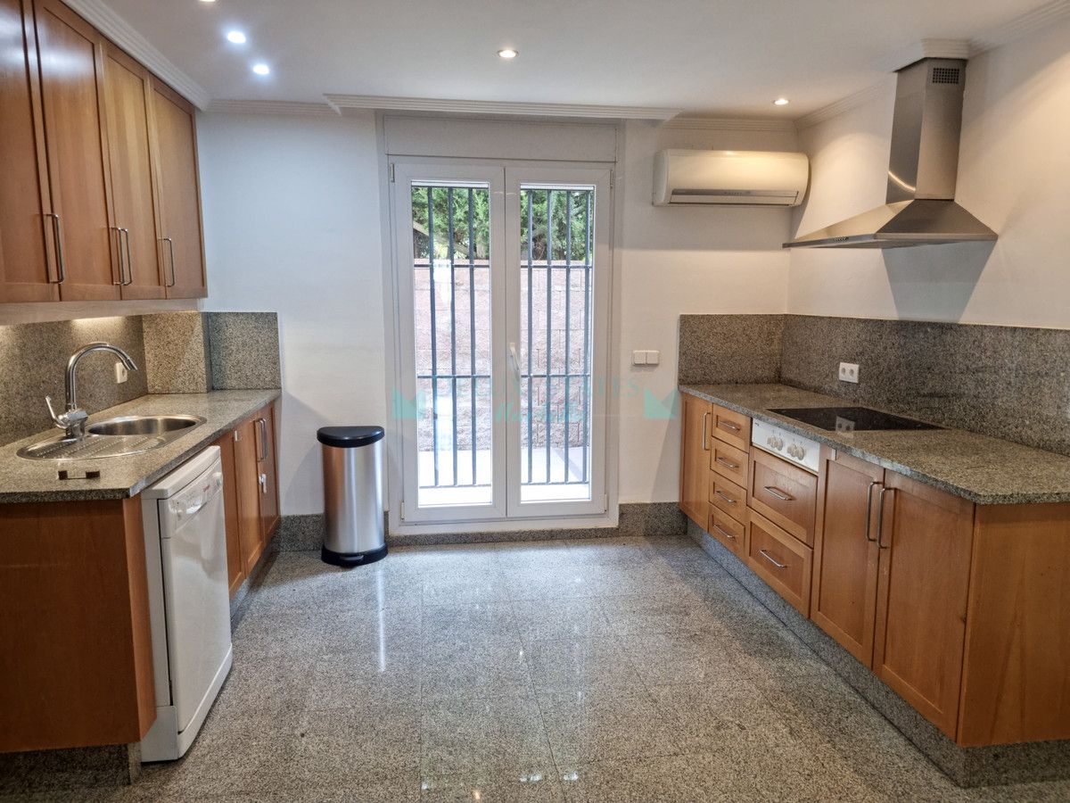 Semi Detached Villa for sale in Santa Clara, Marbella East