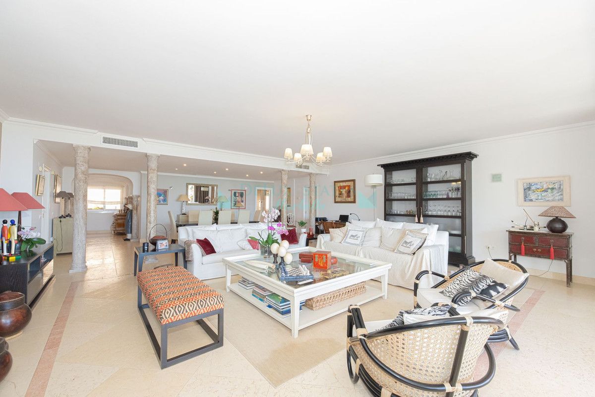 Apartment for sale in Nueva Andalucia