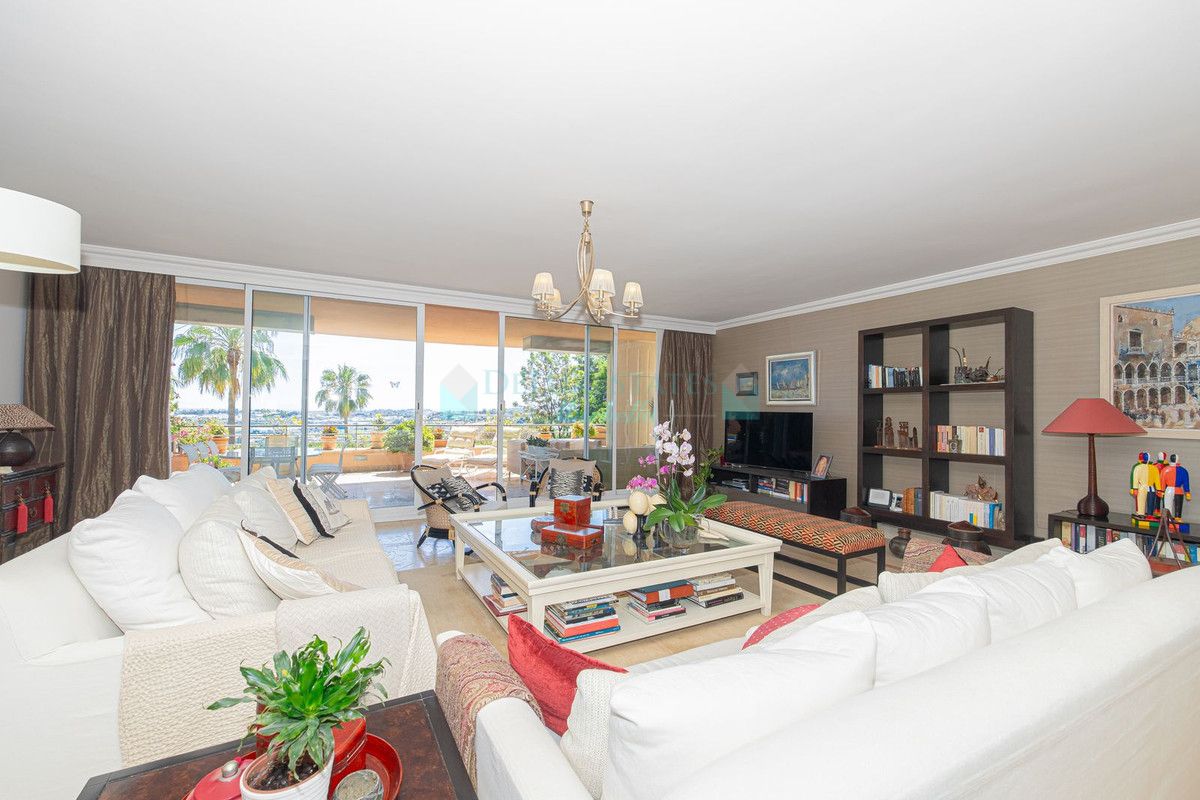 Apartment for sale in Nueva Andalucia
