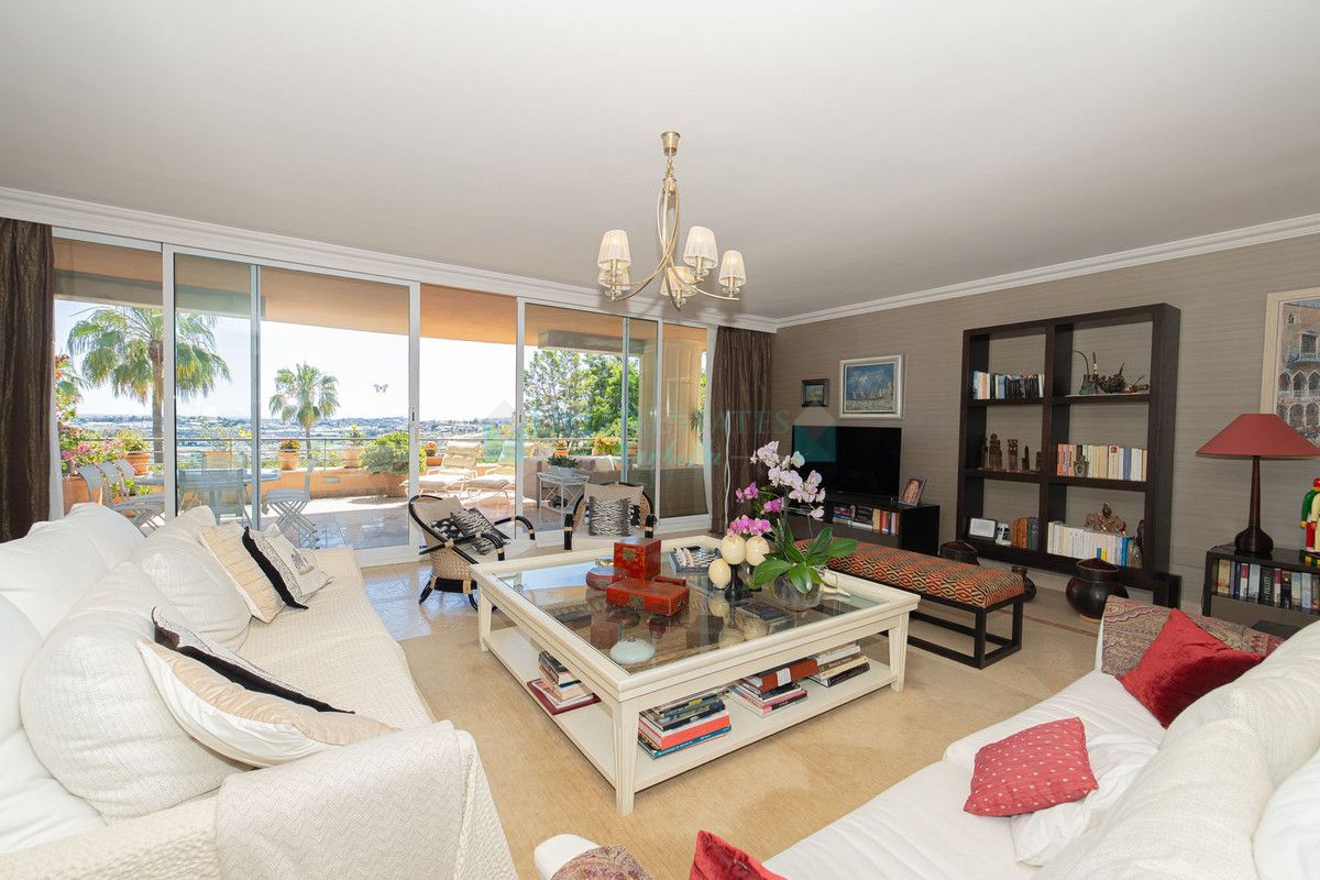 Apartment for sale in Nueva Andalucia