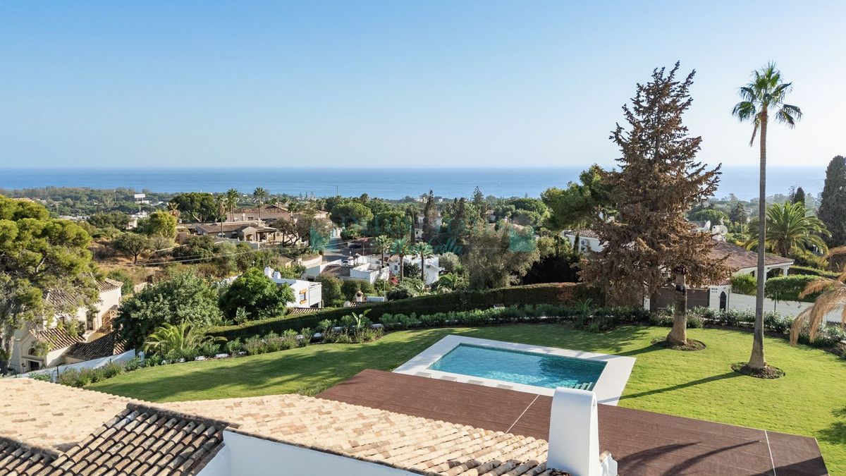 Villa for sale in El Rosario, Marbella East