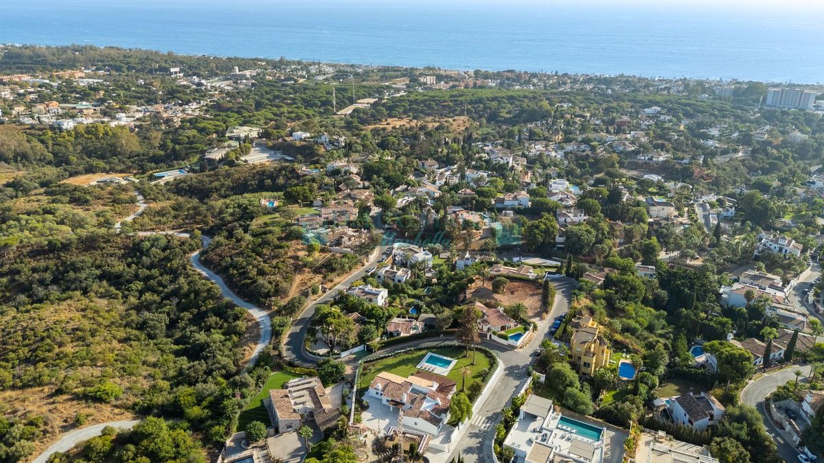 Villa for sale in El Rosario, Marbella East