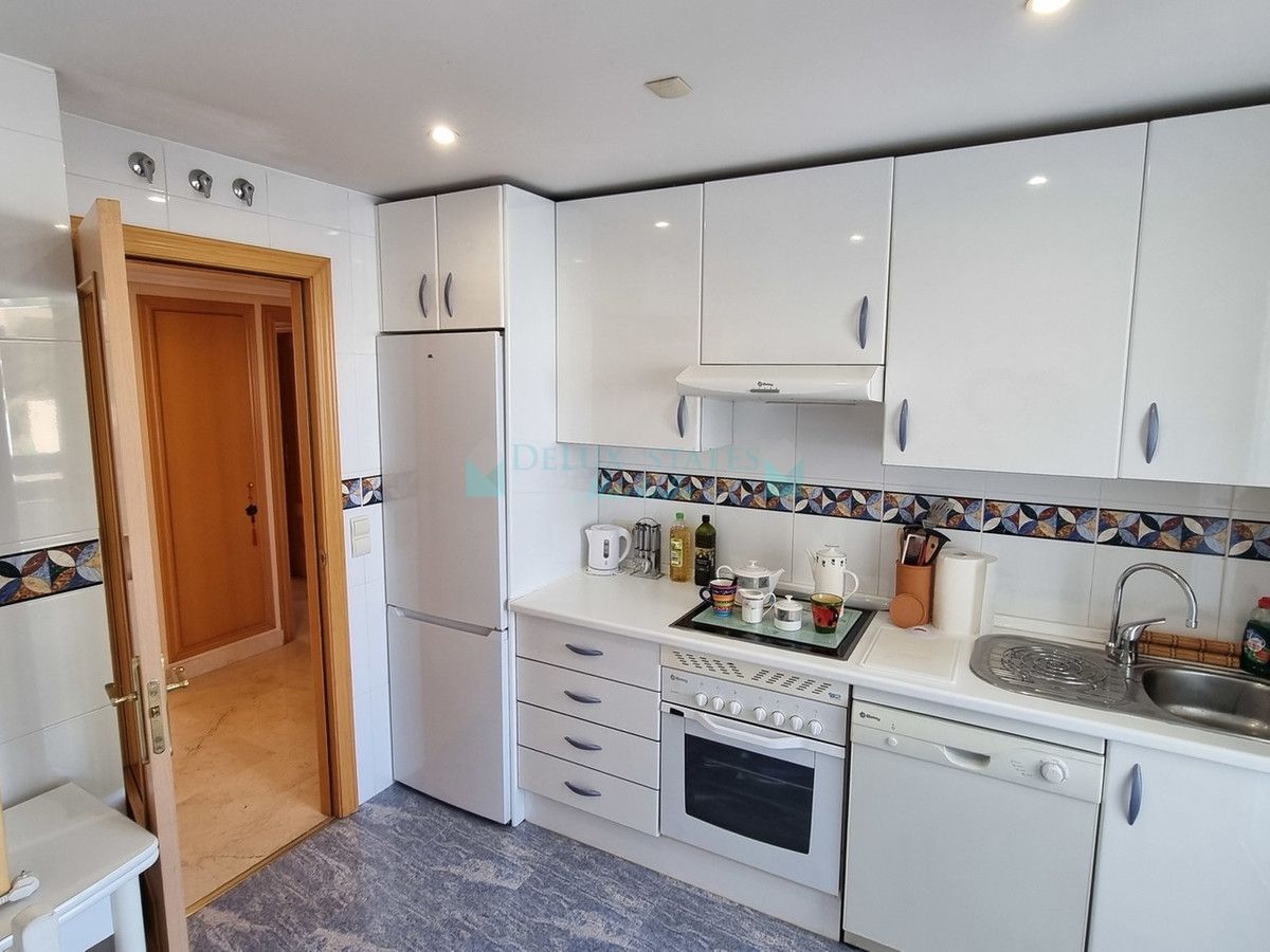 Penthouse for sale in Selwo, Estepona