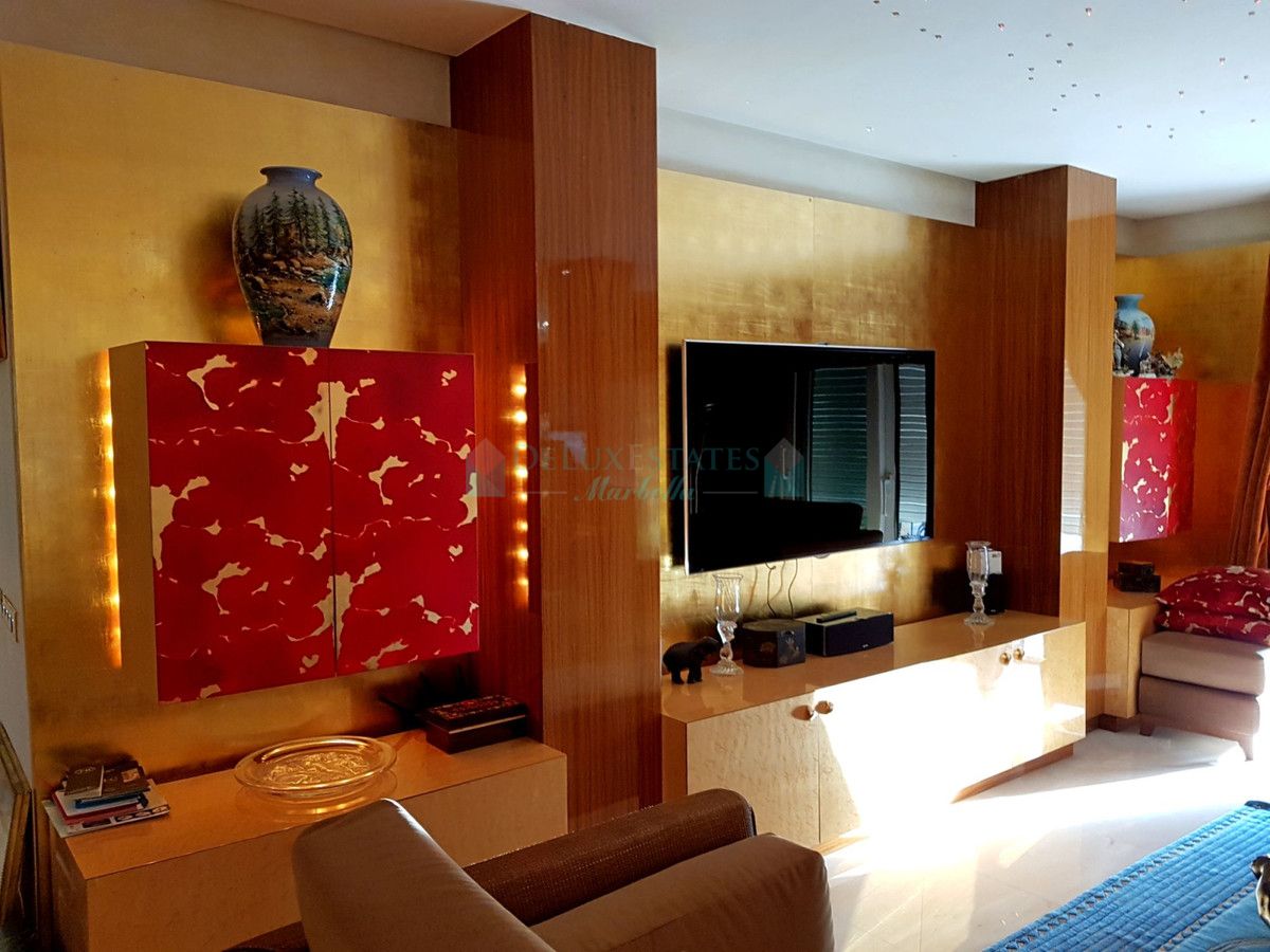 Penthouse for sale in New Golden Mile, Estepona