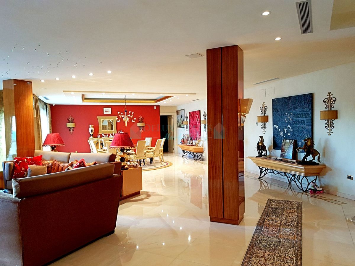 Penthouse for sale in New Golden Mile, Estepona