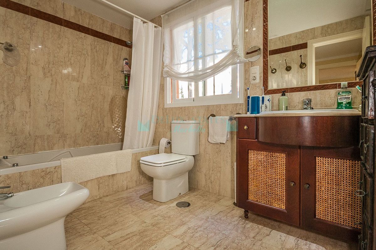 Apartment for sale in Elviria, Marbella East