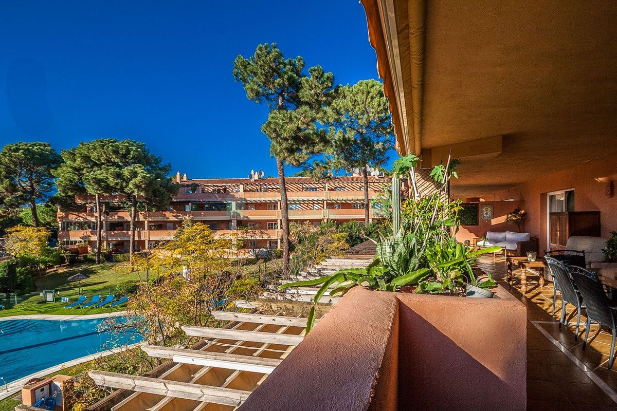 Apartment for sale in Elviria, Marbella East