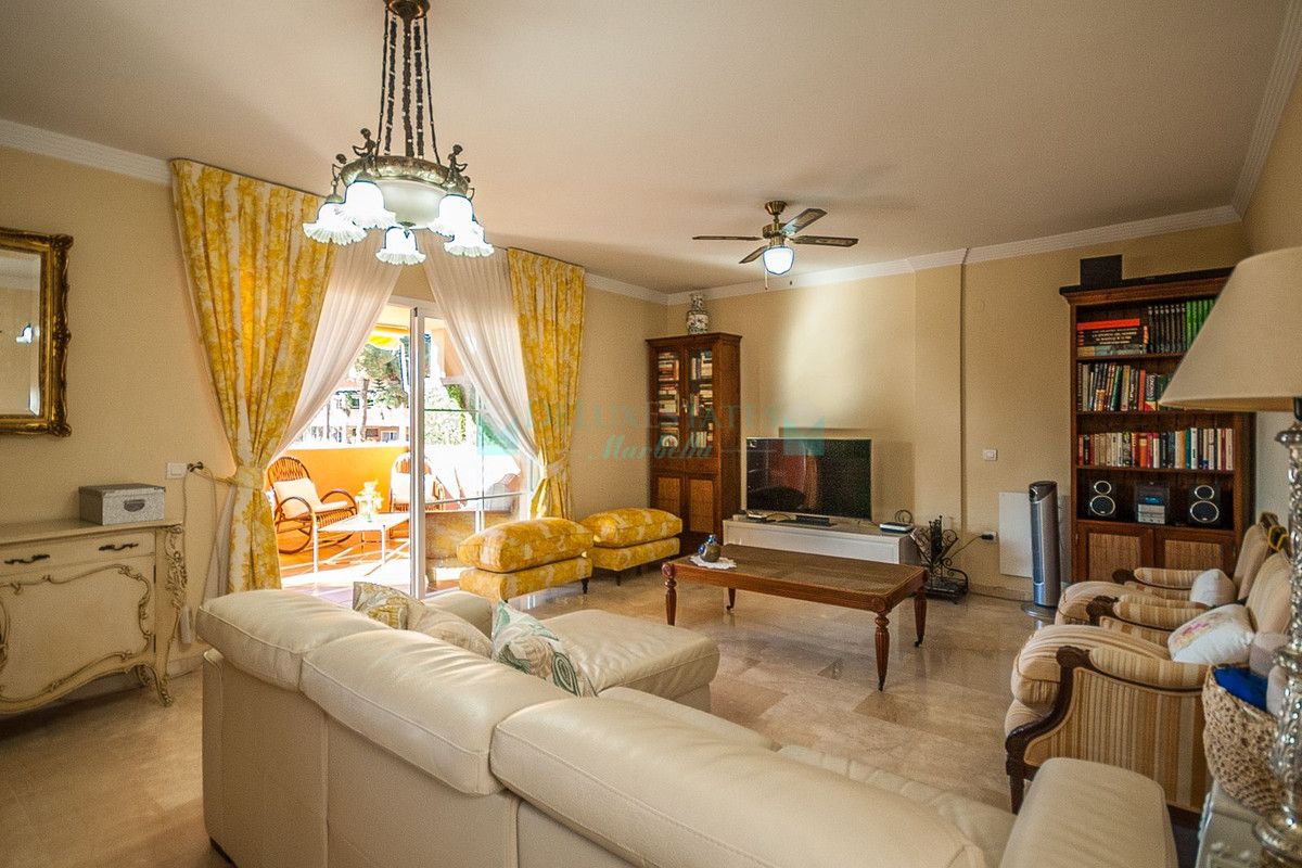 Apartment for sale in Elviria, Marbella East