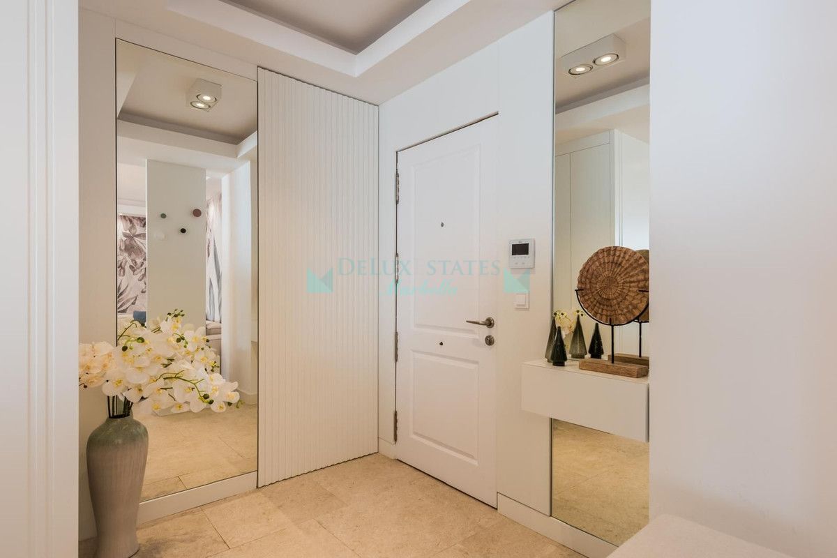 Apartment for rent in Elviria, Marbella East