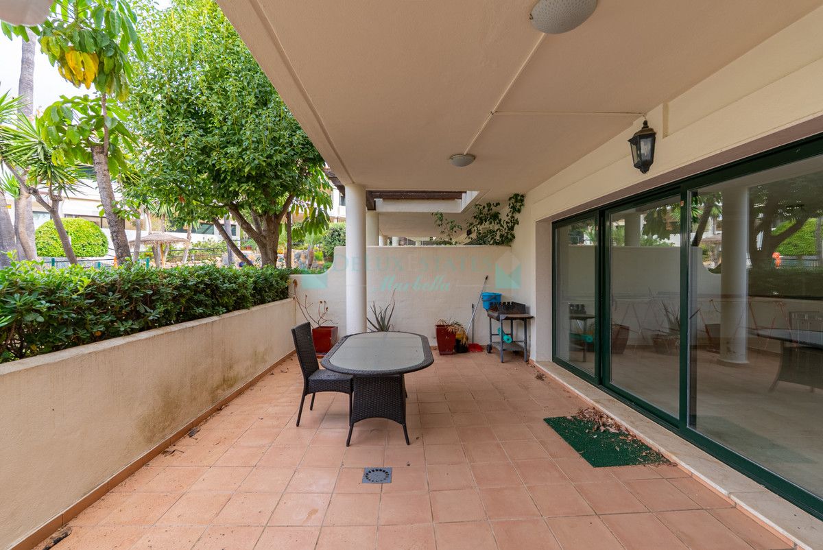 Town House for sale in Estepona
