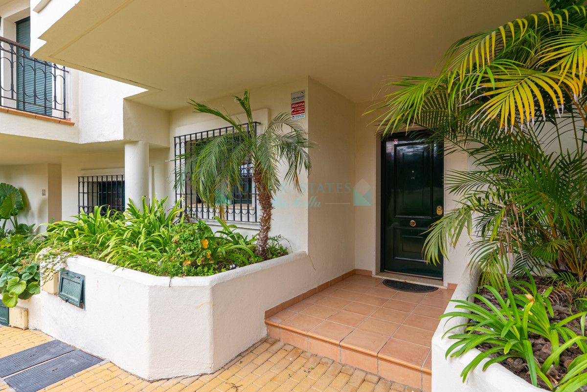 Town House for sale in Estepona