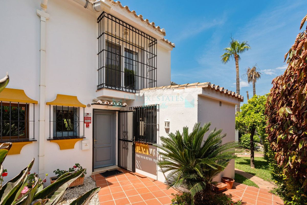 Adosado en venta en Atalaya, Estepona