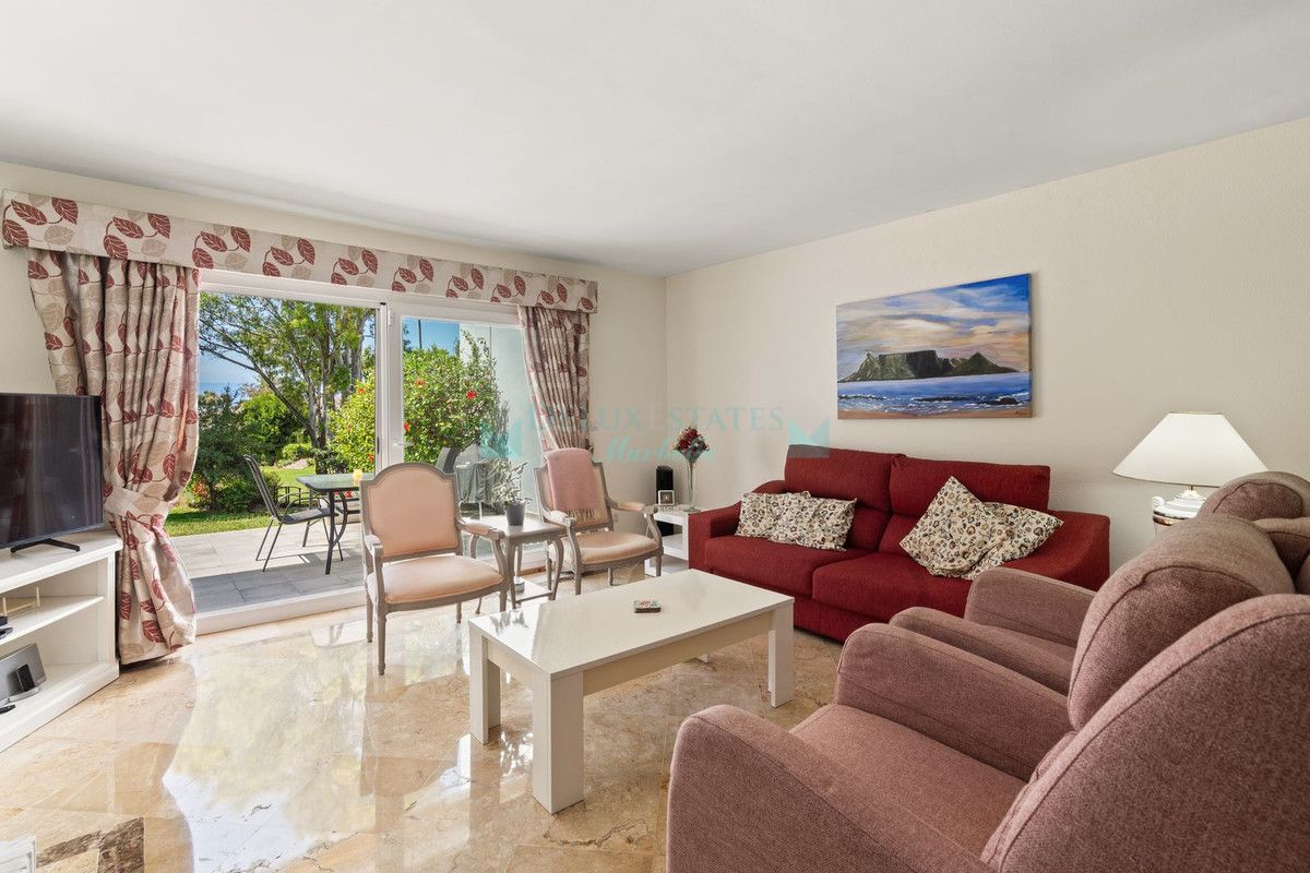 Adosado en venta en Atalaya, Estepona