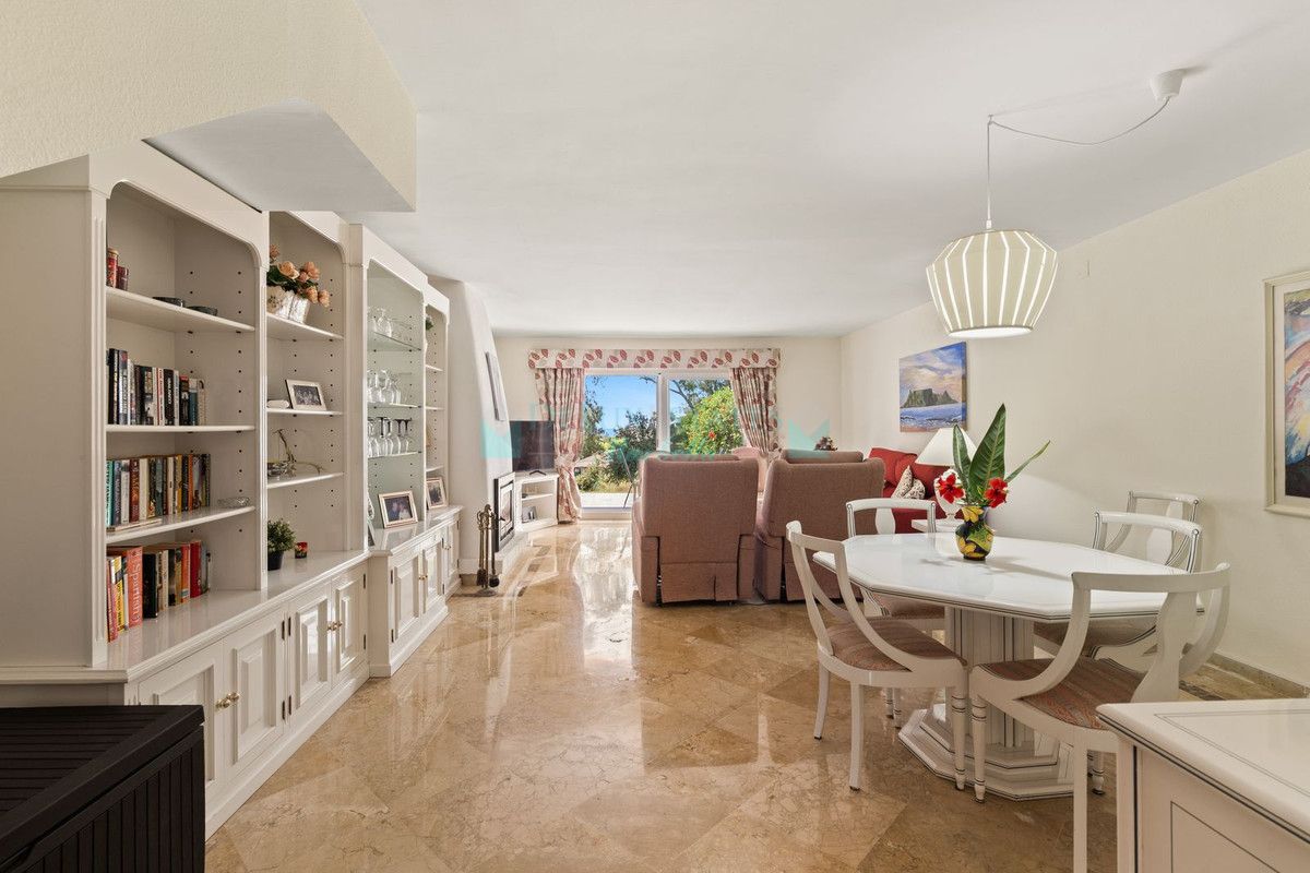 Adosado en venta en Atalaya, Estepona