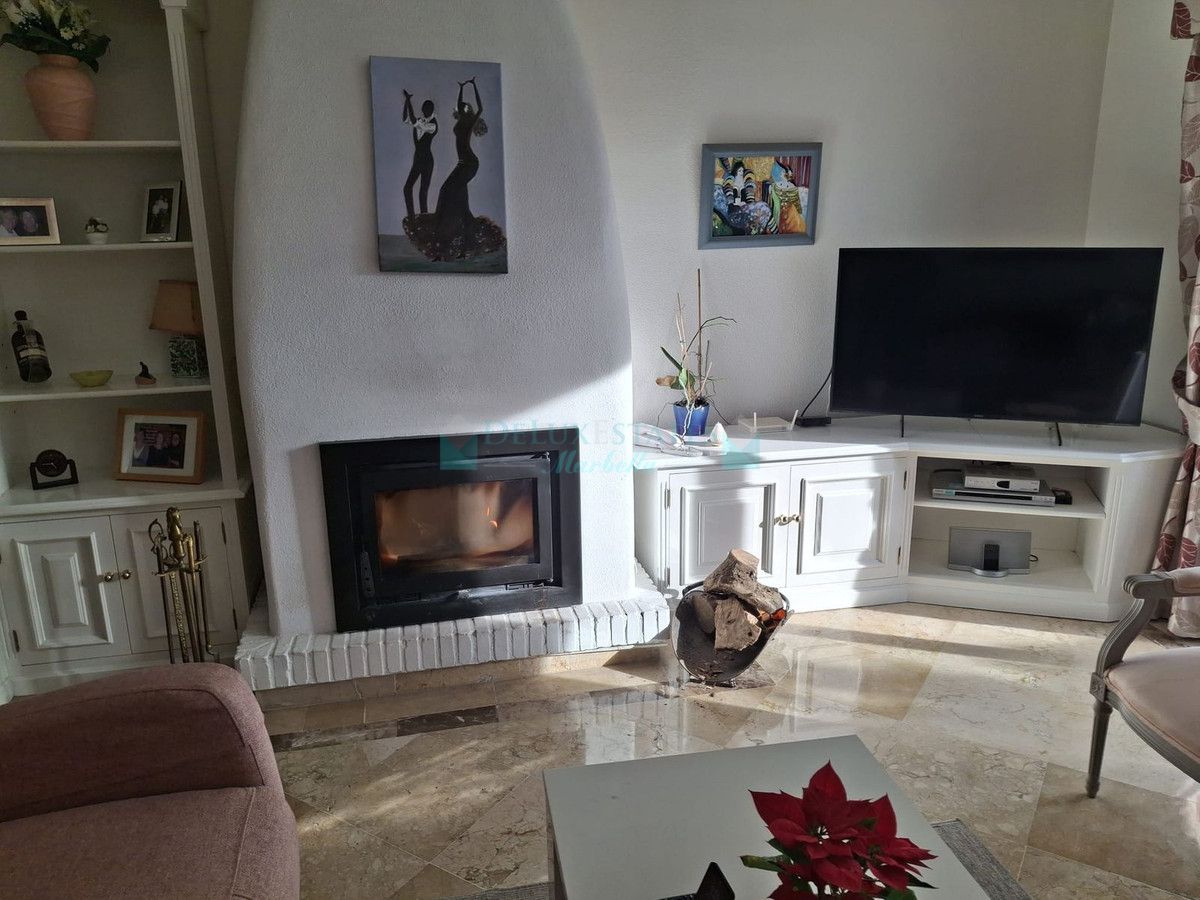 Adosado en venta en Atalaya, Estepona