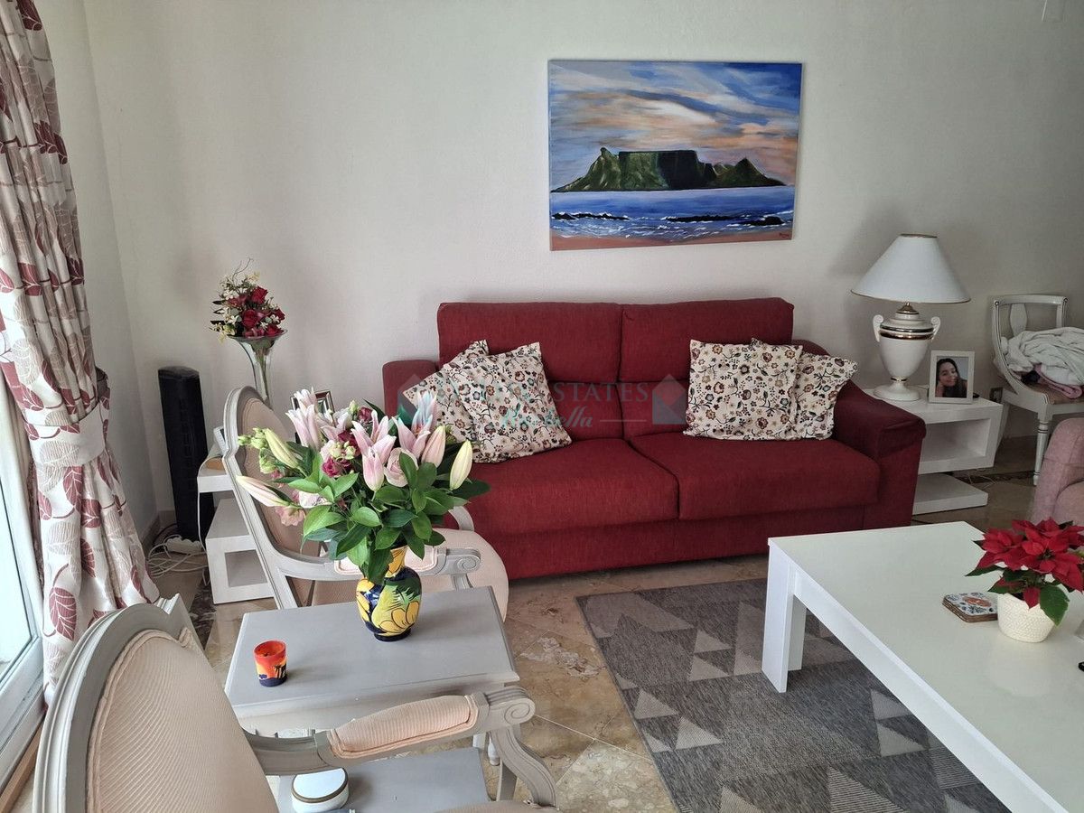Adosado en venta en Atalaya, Estepona