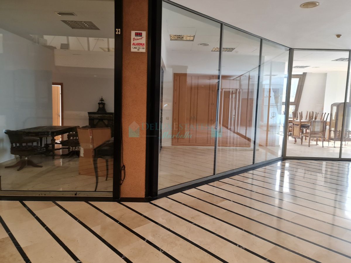 Office for sale in Marbella - Puerto Banus