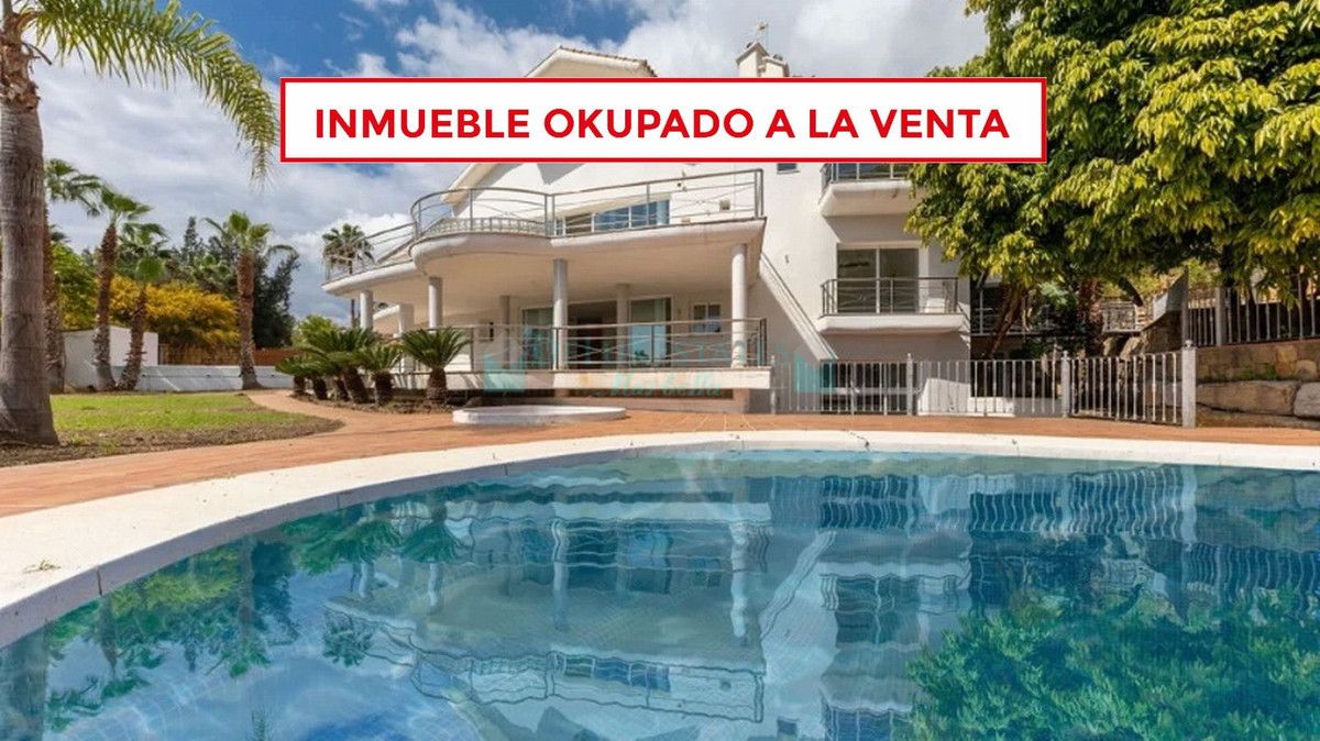 Villa for sale in El Almendro, Benahavis