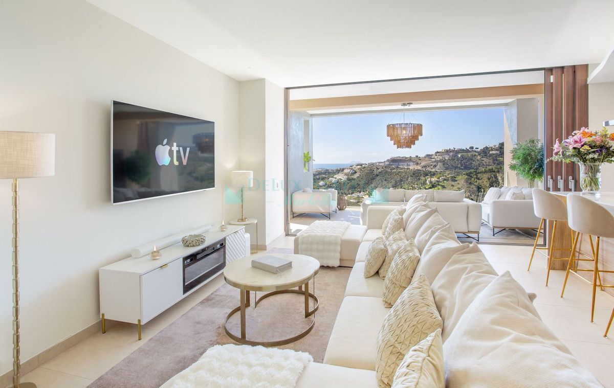 Penthouse for sale in La Quinta, Benahavis