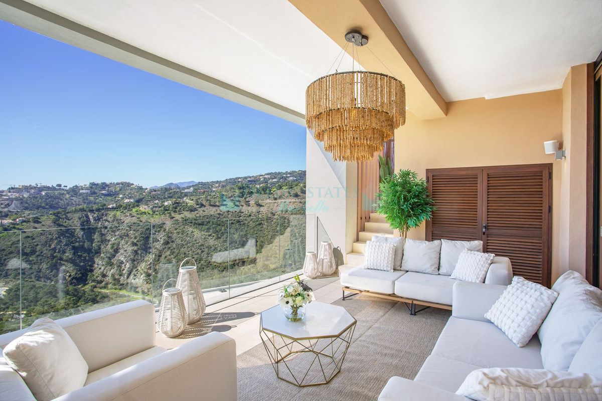 Penthouse for sale in La Quinta, Benahavis