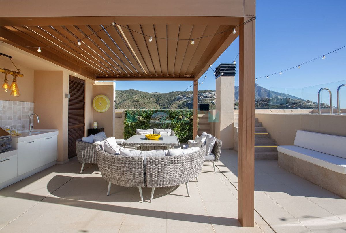 Penthouse for sale in La Quinta, Benahavis