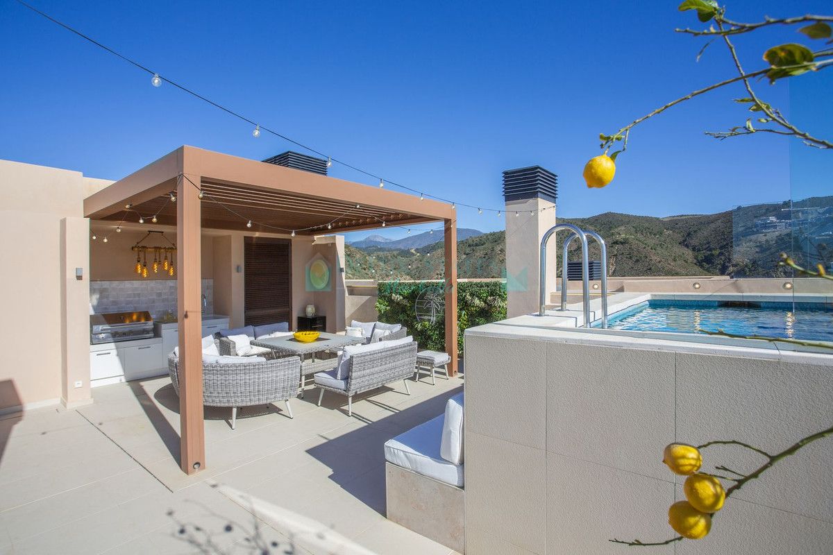 Penthouse for sale in La Quinta, Benahavis