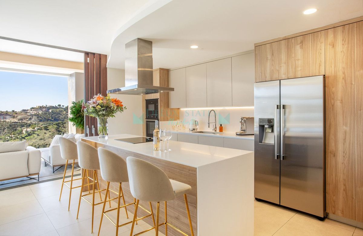 Penthouse for sale in La Quinta, Benahavis