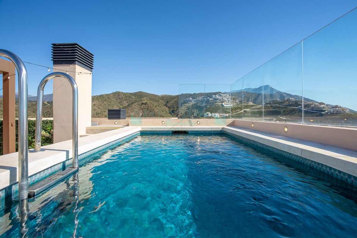 Penthouse for sale in La Quinta, Benahavis