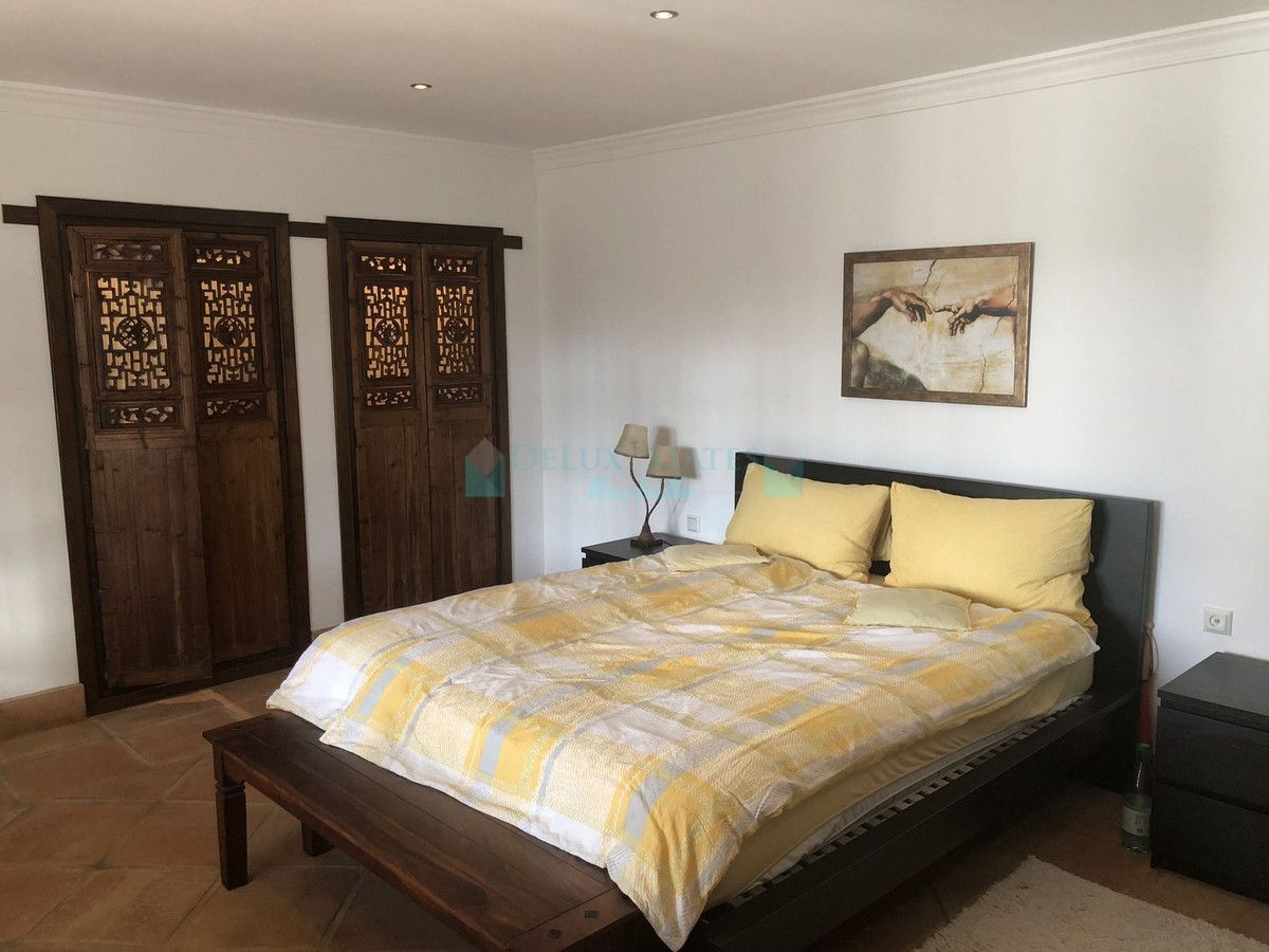 Finca for sale in Estepona