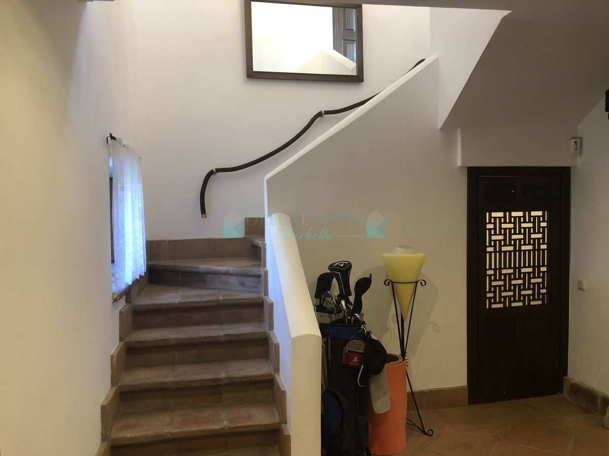 Finca for sale in Estepona