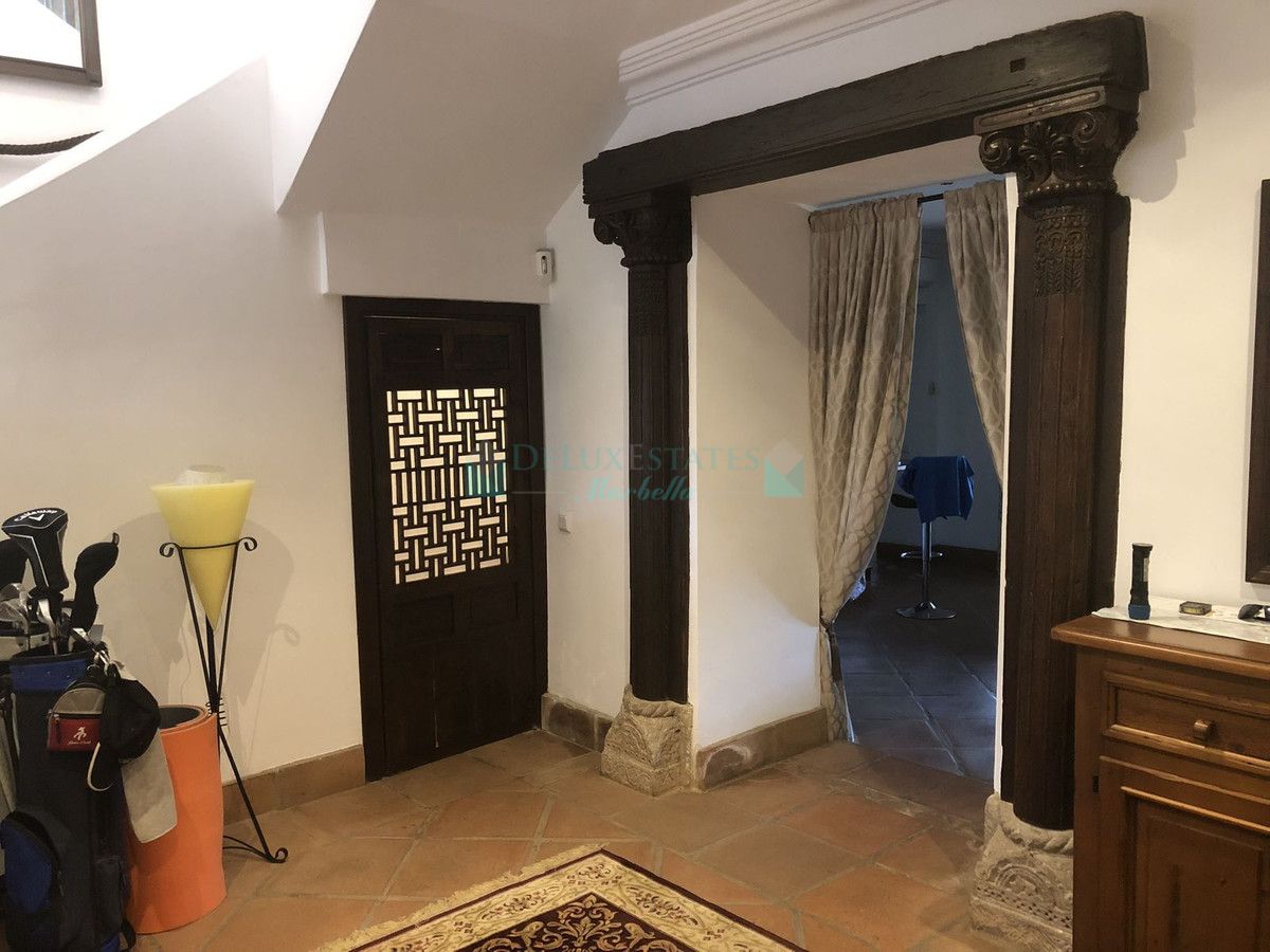 Finca for sale in Estepona