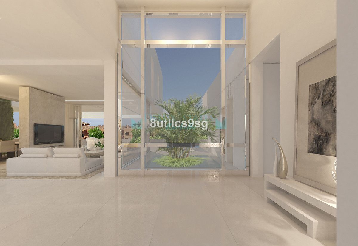 Villa for sale in Los Flamingos, Benahavis