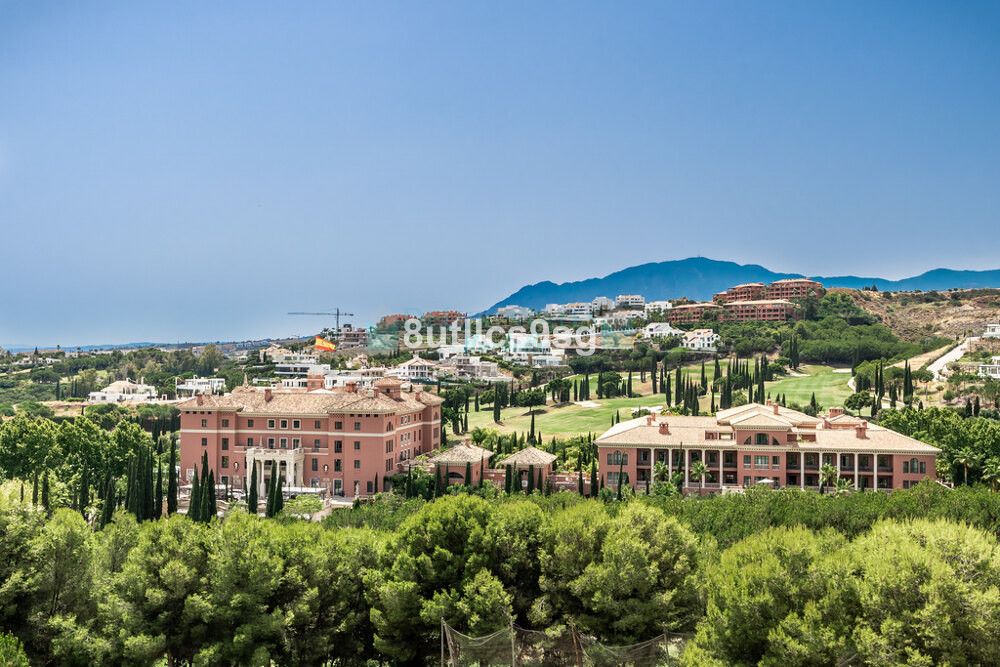 Villa for sale in Los Flamingos, Benahavis