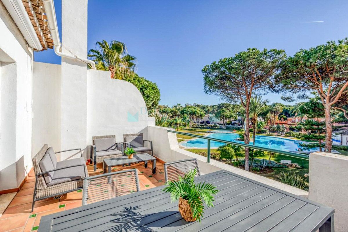 Ático en venta en El Presidente, Estepona