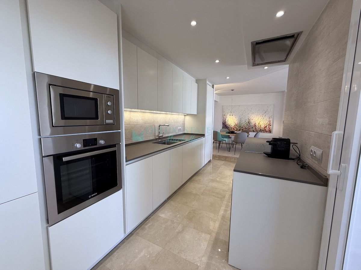 Apartment for sale in La Mairena, Marbella East