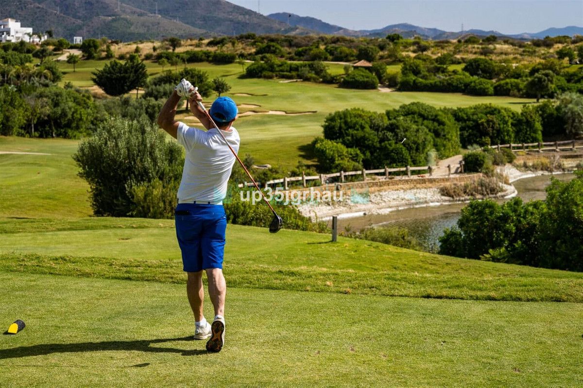 Penthouse for sale in Selwo, Estepona