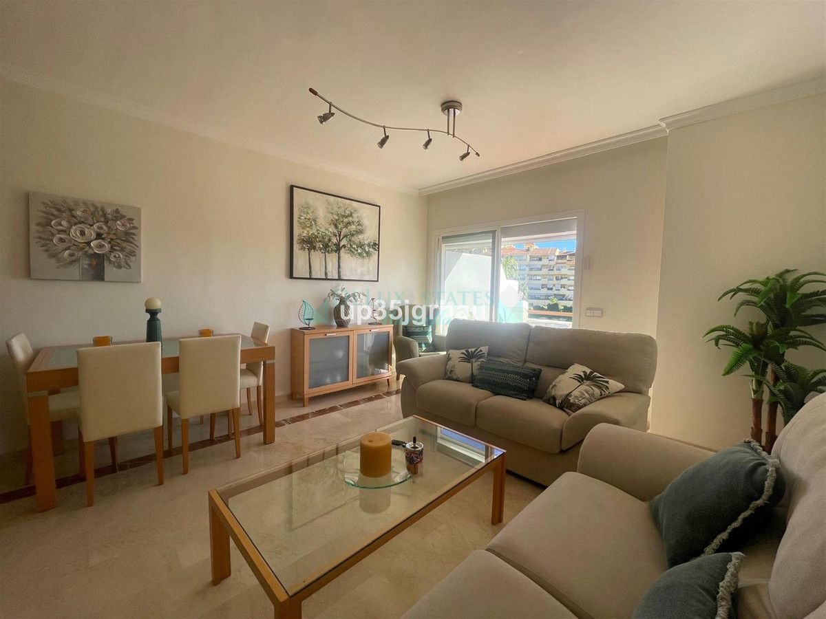 Penthouse for sale in Selwo, Estepona