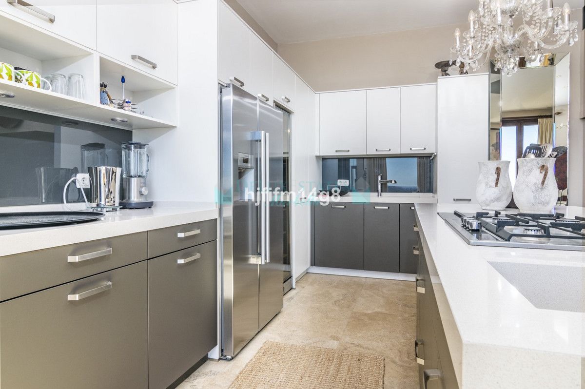 Town House for sale in La Heredia, Benahavis