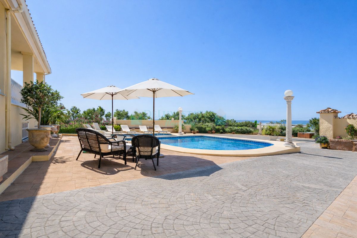 Finca for sale in Estepona