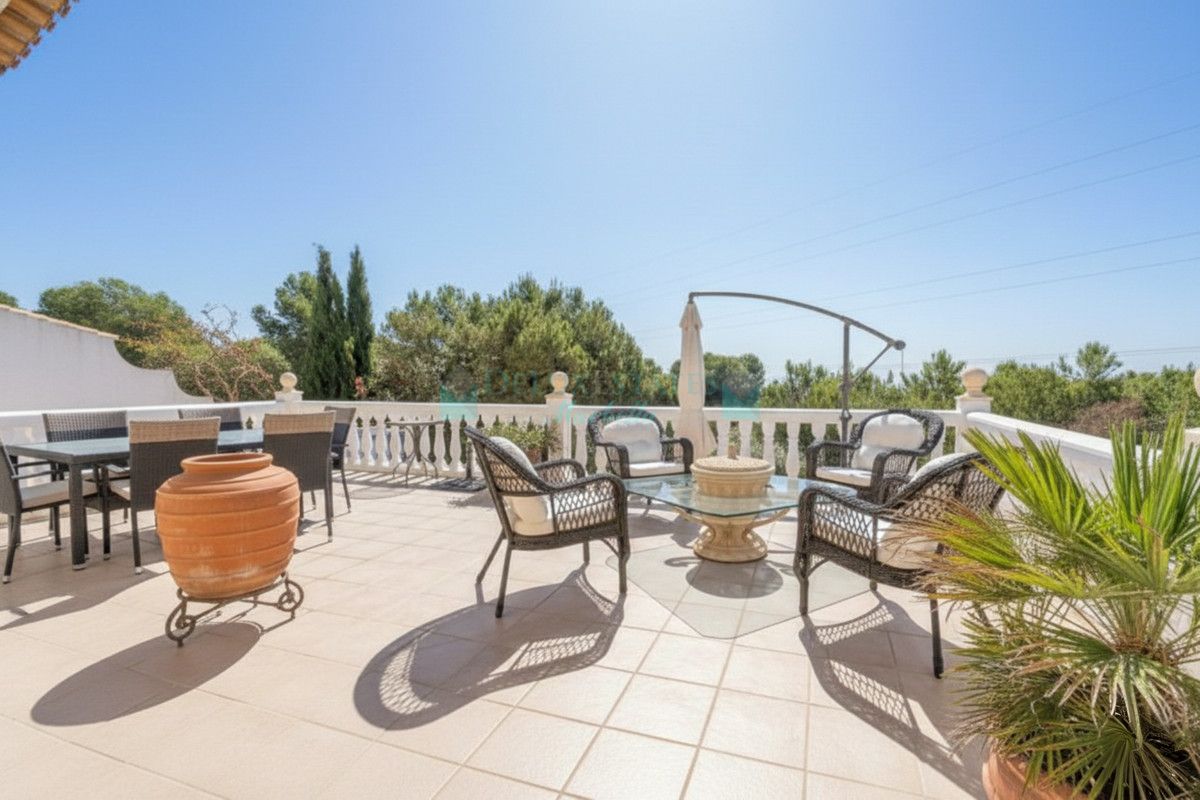 Finca for sale in Estepona