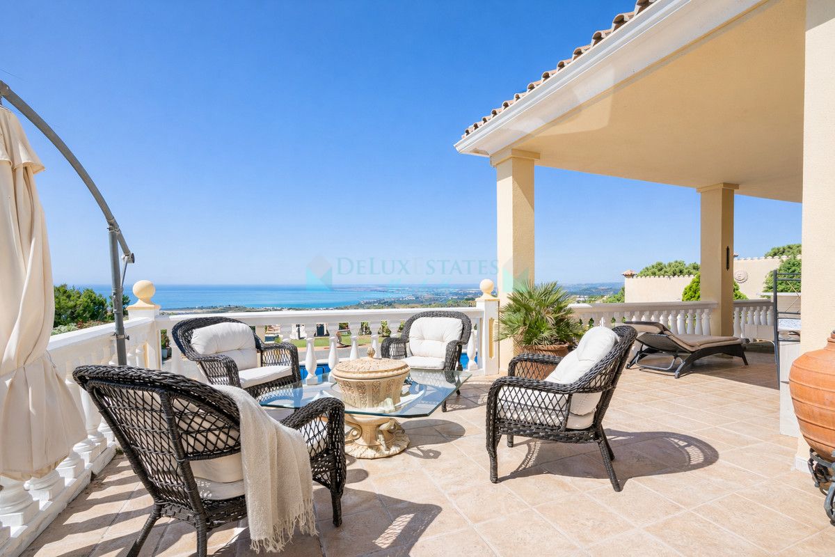 Finca for sale in Estepona