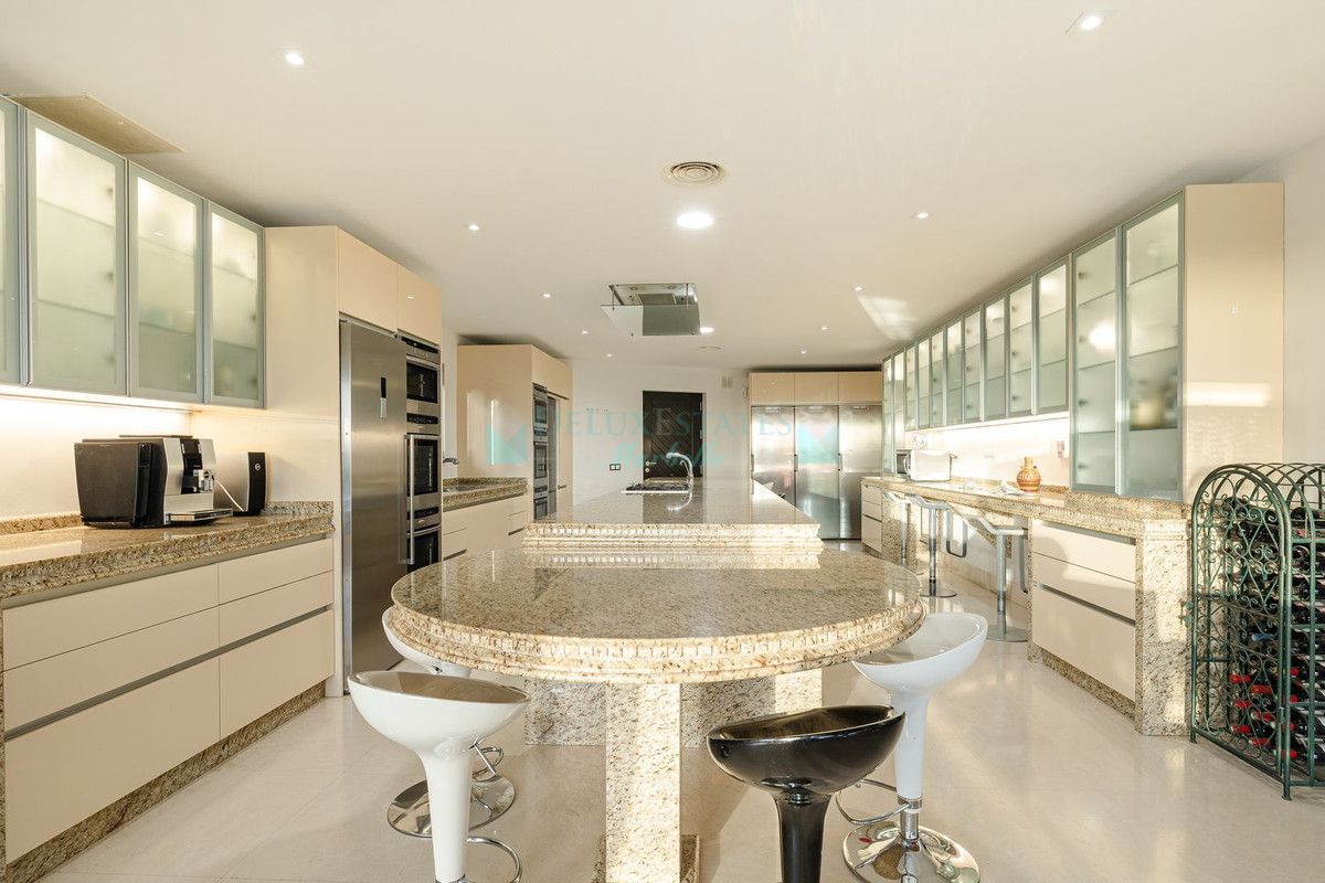 Villa en venta en Los Flamingos, Benahavis