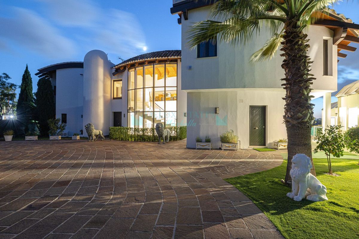 Villa en venta en Los Flamingos, Benahavis