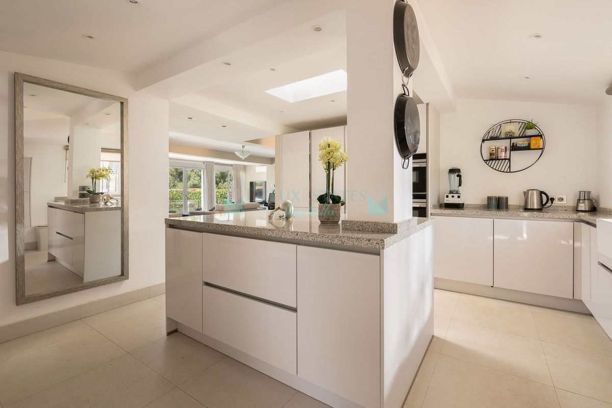 Villa for sale in Rio Real, Marbella East