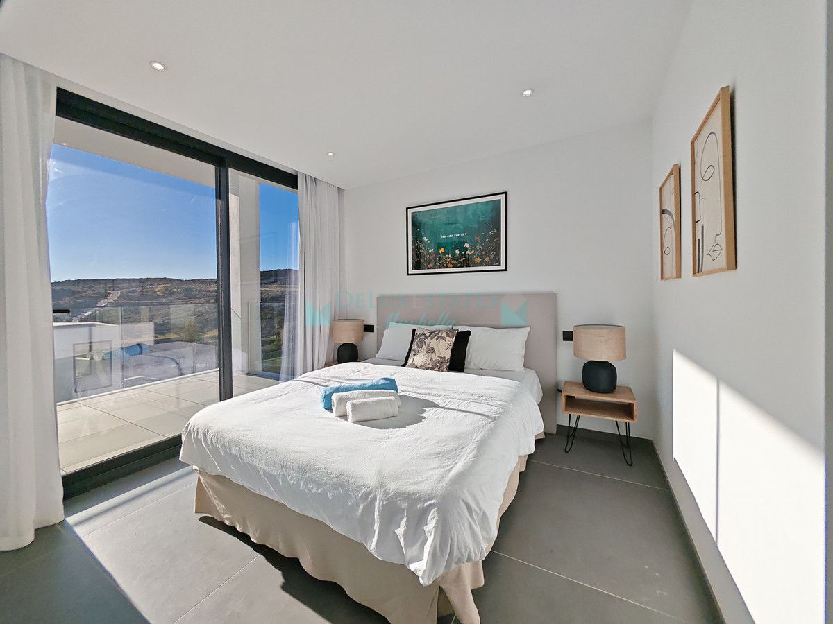 Villa for sale in Valle Romano, Estepona