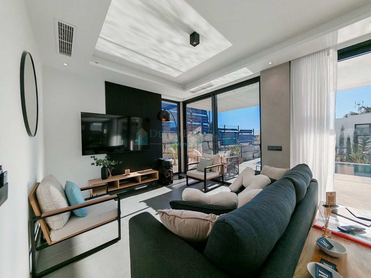 Villa for sale in Valle Romano, Estepona