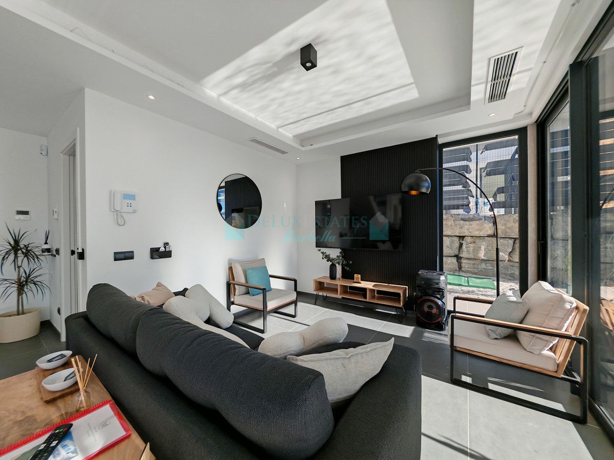 Villa for sale in Valle Romano, Estepona